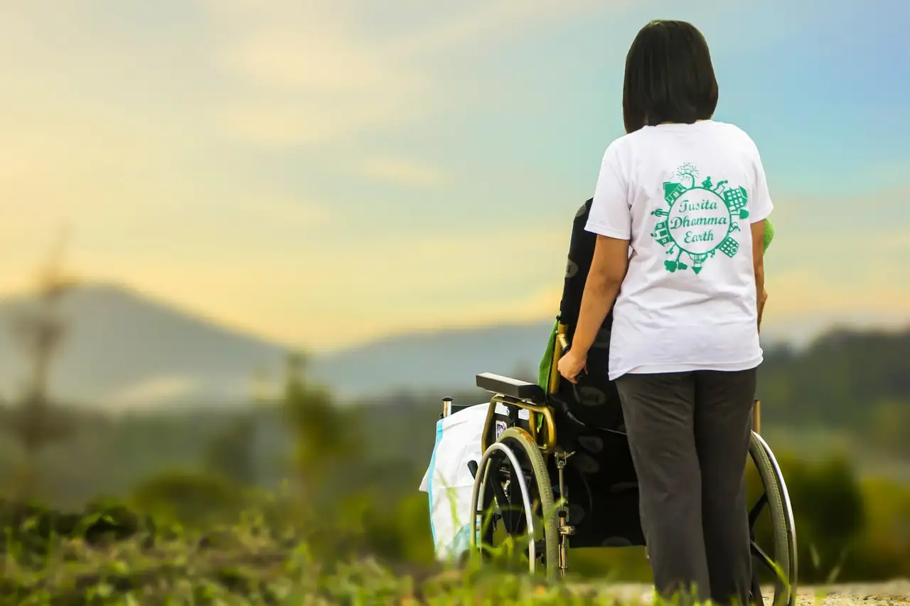 Hospiz oder Pflegeheim: Unterschiede und Hilfe in Österreich